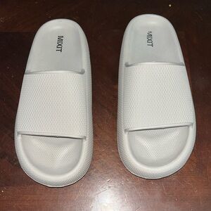 Women’s Mixit Sandals size 7